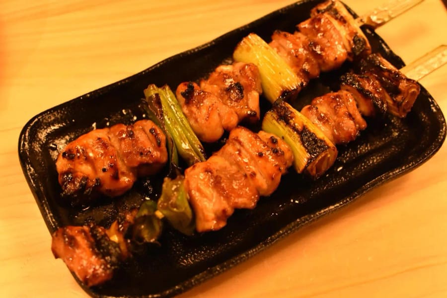 スマホでそのまま撮った焼き鳥の写真